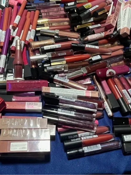 Other - Lipstick mystery box